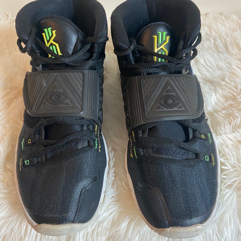 💚 Men’s sz 8.5 Nike Kyrie Irving 6💛